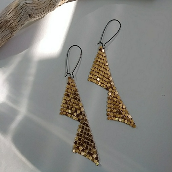 🔴SOLD Gold Edgy Swag Chainmail Dangle Earring - Picture 2 of 7
